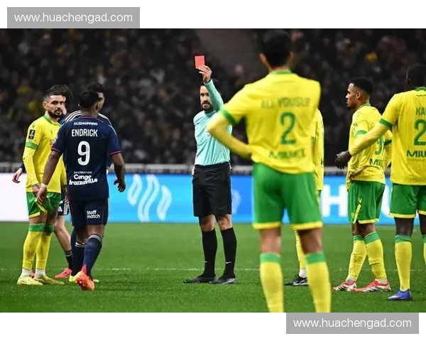 世界杯争议裁判判罚引发全球热议与公平性讨论